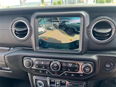 2022 Jeep Gladiator - Thumbnail