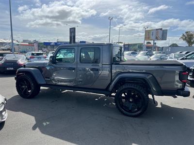 2022 Jeep Gladiator - Thumbnail