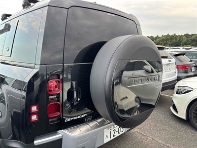 2023 Land Rover Defender - Thumbnail