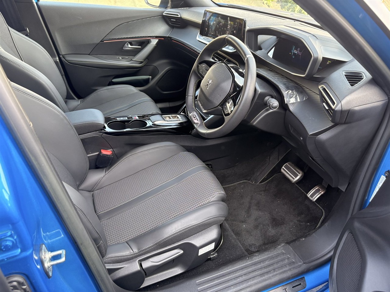 2024 Peugeot e-2008