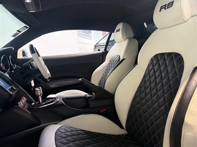 2010 Audi R8 - Thumbnail