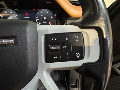 2023 Land Rover Defender - Thumbnail