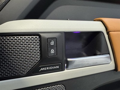 2023 Land Rover Defender - Thumbnail