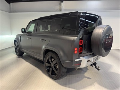 2023 Land Rover Defender - Thumbnail