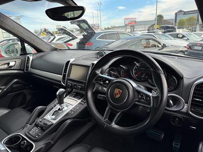 2015 Porsche Cayenne - Thumbnail
