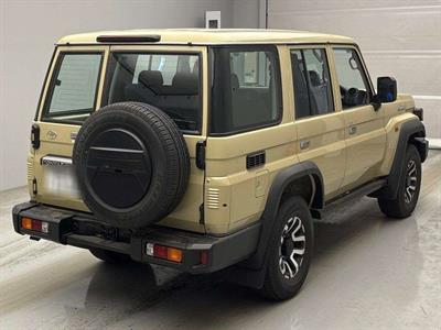 2025 Toyota Land Cruiser - Thumbnail