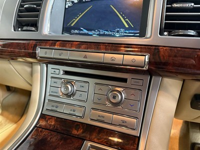 2011 Jaguar XF - Thumbnail