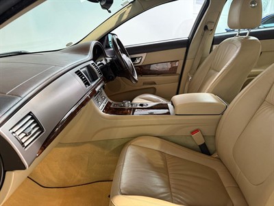 2011 Jaguar XF - Thumbnail