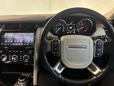 2017 Land Rover Discovery - Thumbnail