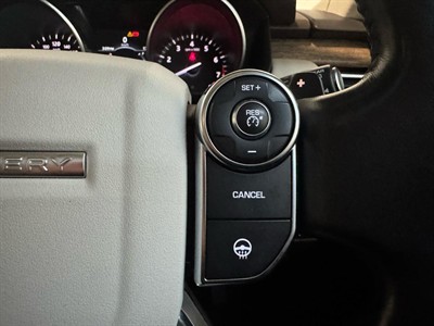 2017 Land Rover Discovery - Thumbnail