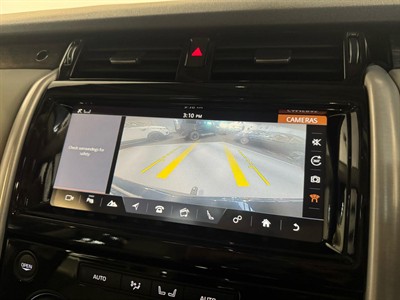 2017 Land Rover Discovery - Thumbnail