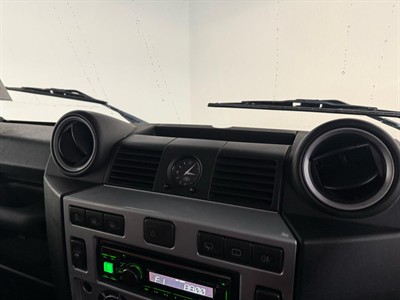 2016 Land Rover Defender - Thumbnail