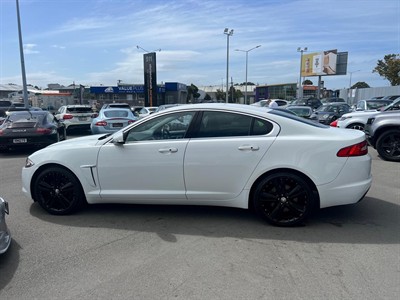 2013 Jaguar XF - Thumbnail