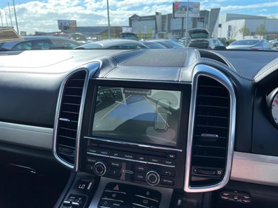 2013 Porsche Cayenne - Thumbnail