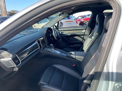 2014 Porsche Panamera - Thumbnail