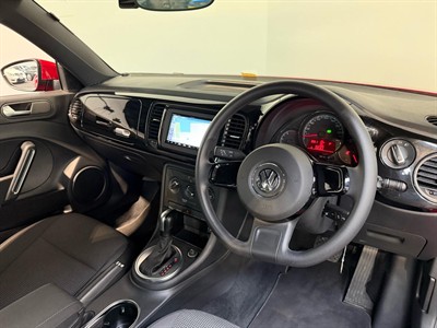 2017 Volkswagen Beetle - Thumbnail