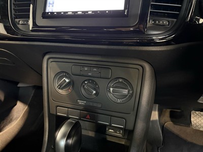 2017 Volkswagen Beetle - Thumbnail