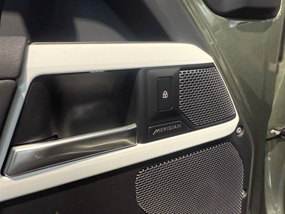 2021 Land Rover Defender - Thumbnail