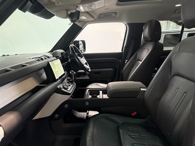 2021 Land Rover Defender - Thumbnail