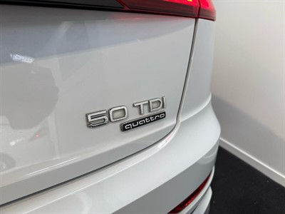 2019 Audi Q8 - Thumbnail