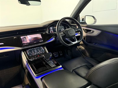 2019 Audi Q8 - Thumbnail