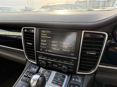 2015 Porsche Panamera - Thumbnail