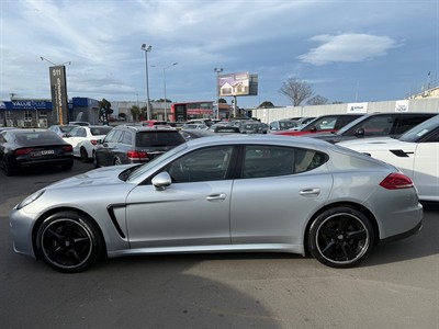 2015 Porsche Panamera - Thumbnail