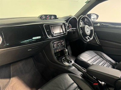 2014 Volkswagen Beetle - Thumbnail