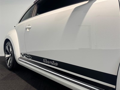 2014 Volkswagen Beetle - Thumbnail