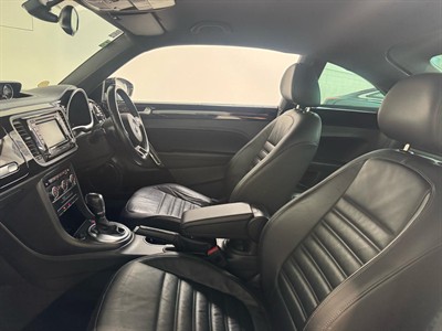 2014 Volkswagen Beetle - Thumbnail