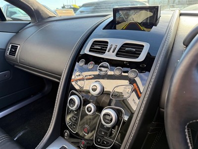 2016 Aston Martin Vantage - Thumbnail