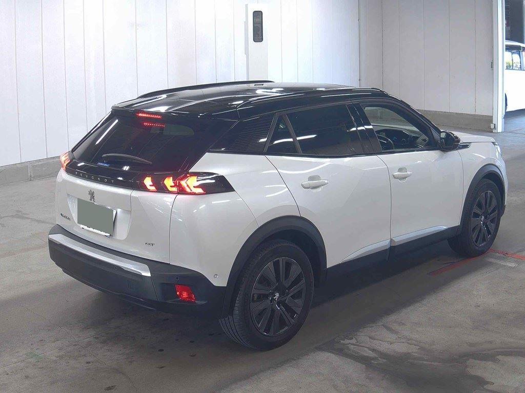 2023 Peugeot e-2008