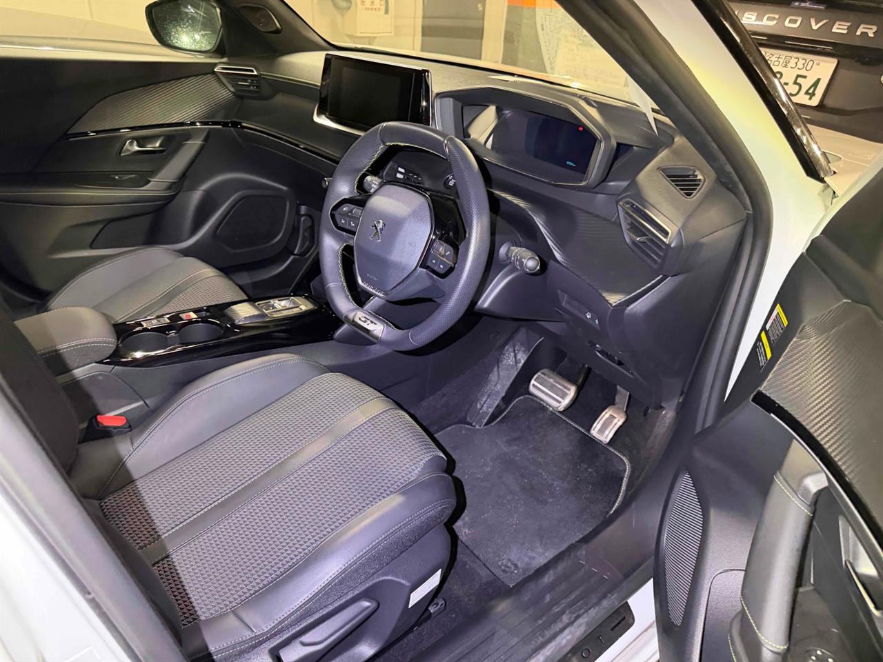 2023 Peugeot e-2008