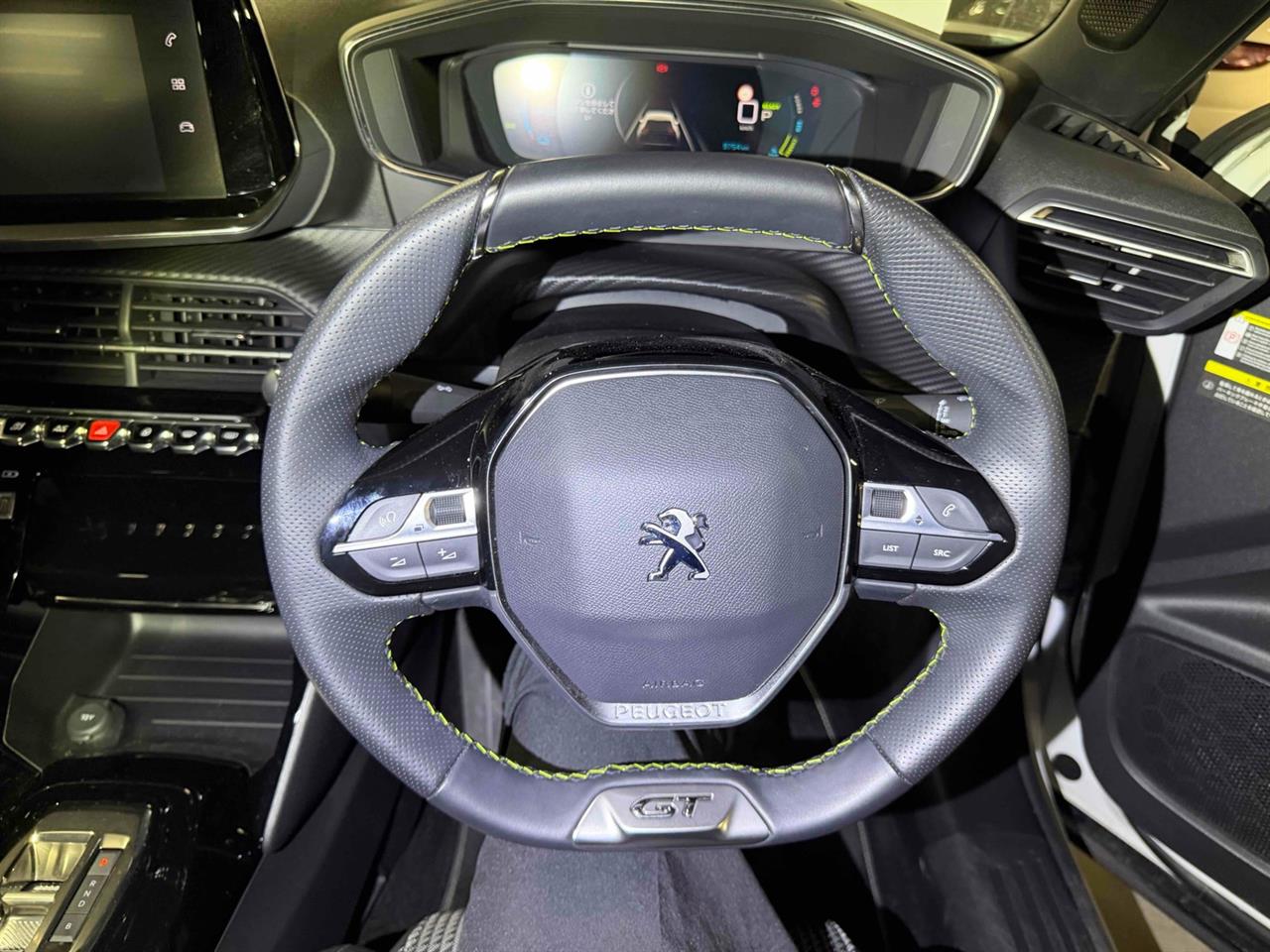 2023 Peugeot e-2008