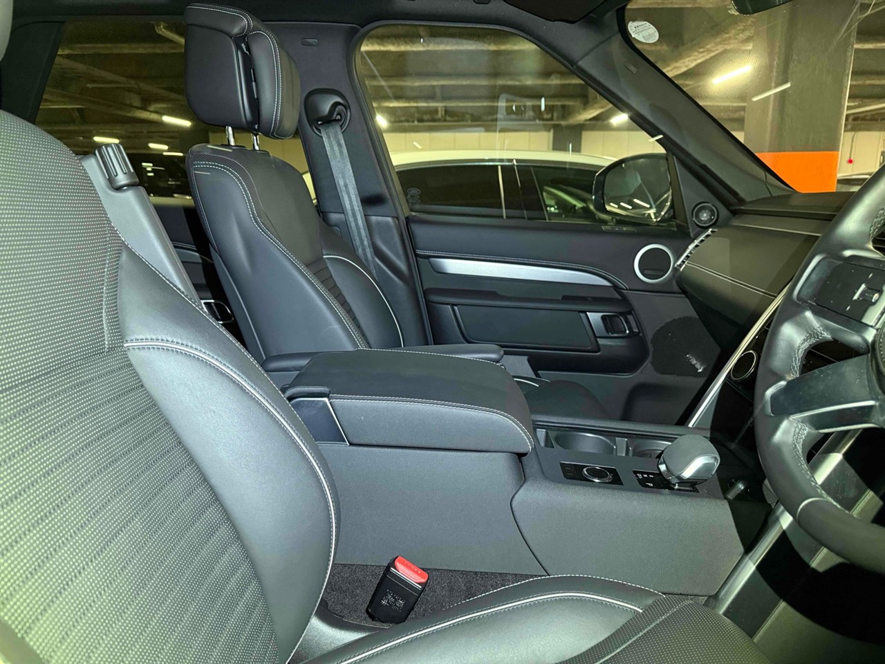 2023 Land Rover Discovery