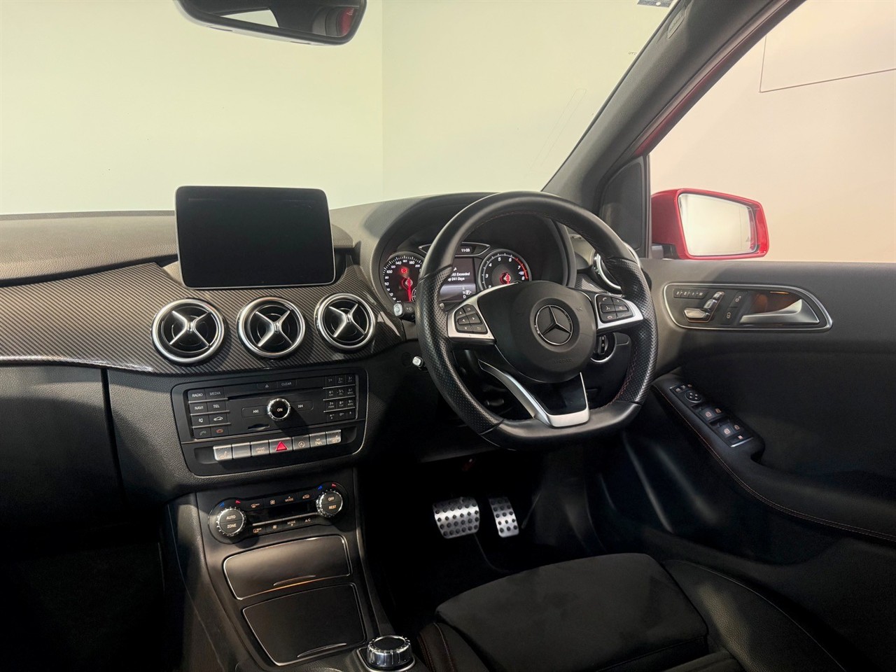 2016 Mercedes-Benz B 180