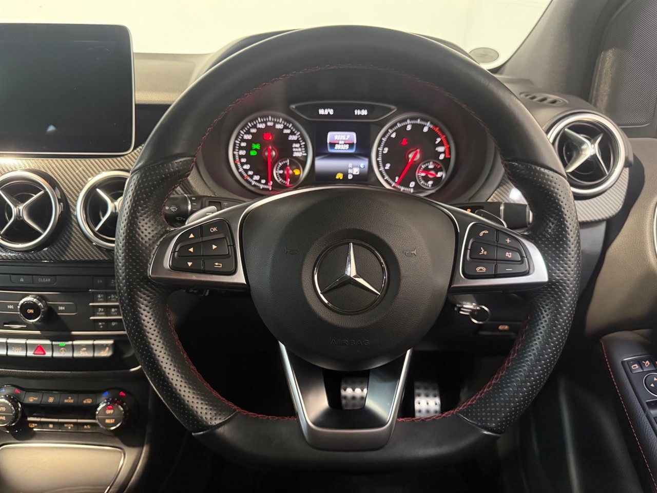 2016 Mercedes-Benz B 180