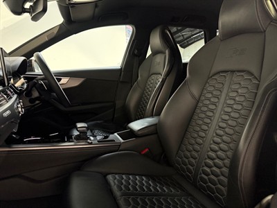 2021 Audi RS4 - Thumbnail