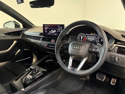 2021 Audi RS4 - Thumbnail