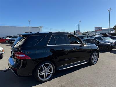 2013 Mercedes-Benz ML 500 - Thumbnail
