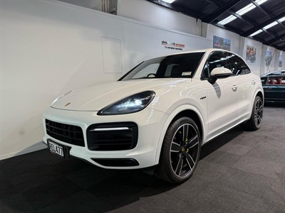 2020 Porsche Cayenne - Thumbnail