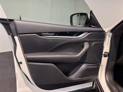 2021 Maserati Levante - Thumbnail