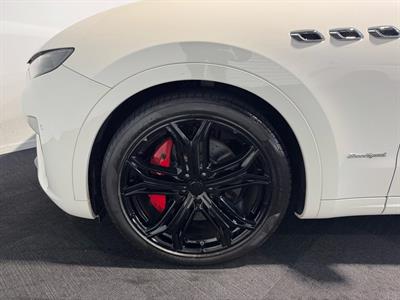 2021 Maserati Levante - Thumbnail