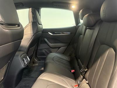 2021 Maserati Levante - Thumbnail