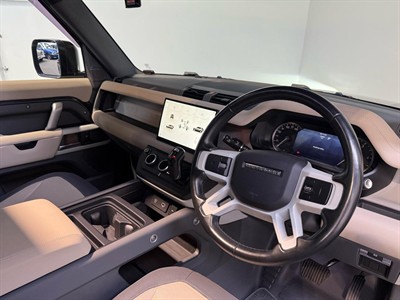 2022 Land Rover Defender - Thumbnail