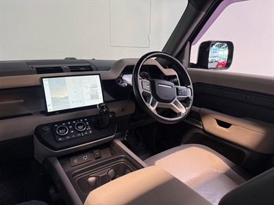 2022 Land Rover Defender - Thumbnail