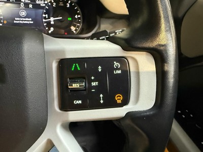 2022 Land Rover Defender - Thumbnail