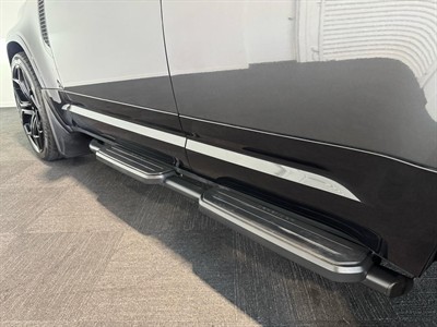 2022 Land Rover Defender - Thumbnail