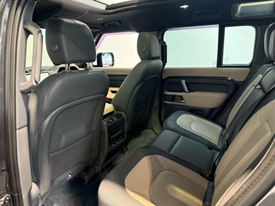2022 Land Rover Defender - Thumbnail