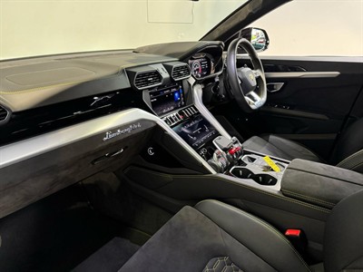 2019 Lamborghini Urus - Thumbnail